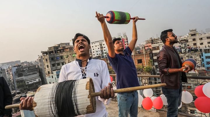 পুরান ঢাকায় ঘুড়ি কিনতে ঘোরাঘুরি